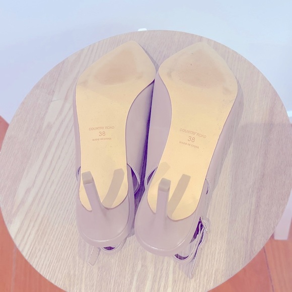 Country Road Leather Heels - Picture 2 of 8